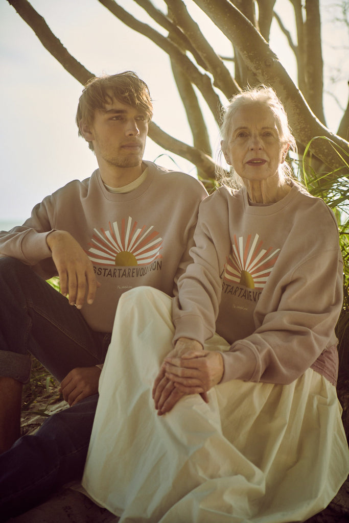 UNIKAT // REVOLUTION Sweater lilac // 2022